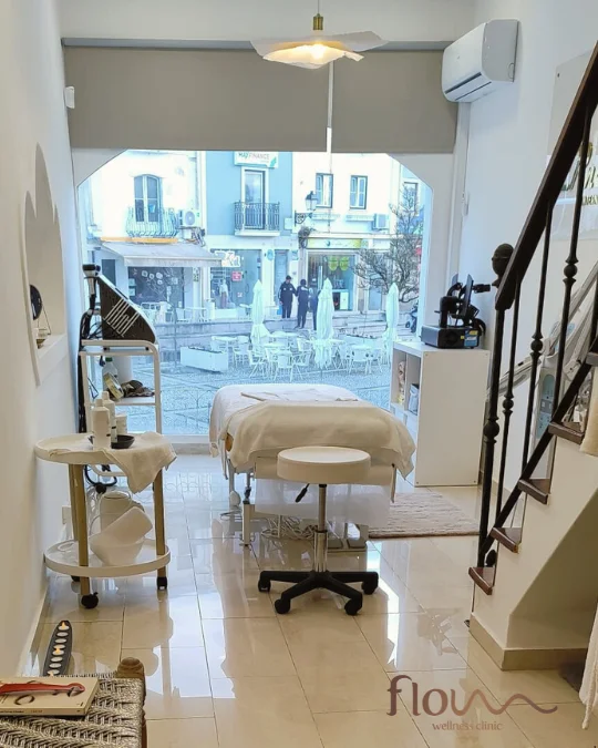 Sala de tratamento estético na clinica Flow em Abrantes
